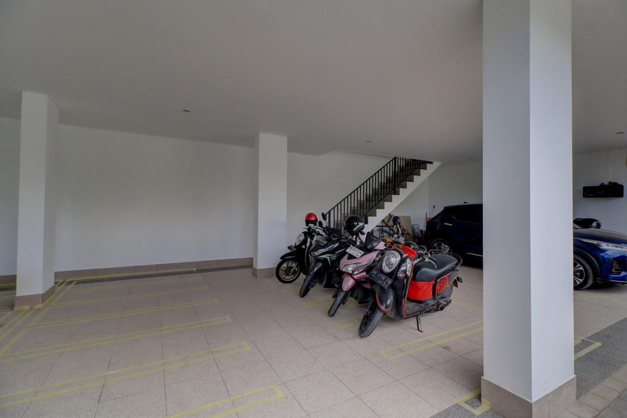 Отель Oyo Life 92854 The Danari House Семиньяк Экстерьер фото